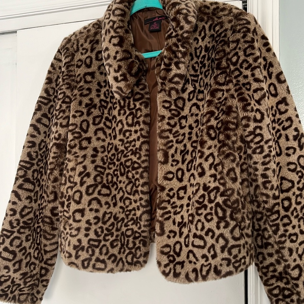 Willie Smith, leopard crop jacket size large